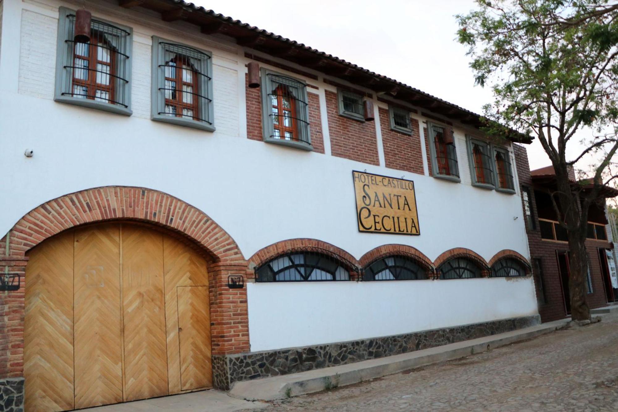 Hotel Castillo Santa Cecilia タパルパ エクステリア 写真